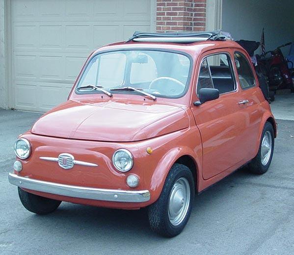 Ecco un esemplare di Fiat 500 nella fattispecie una serie F 